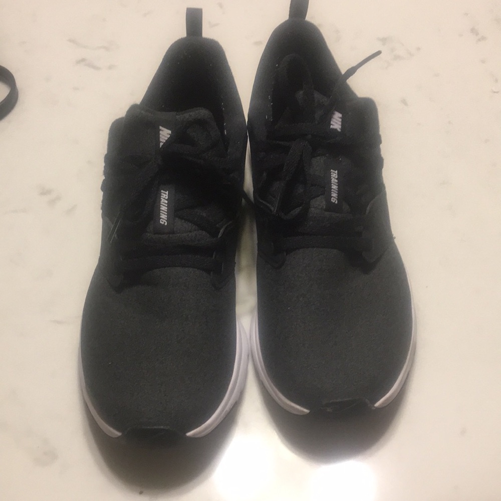 Nike gray training shoe
